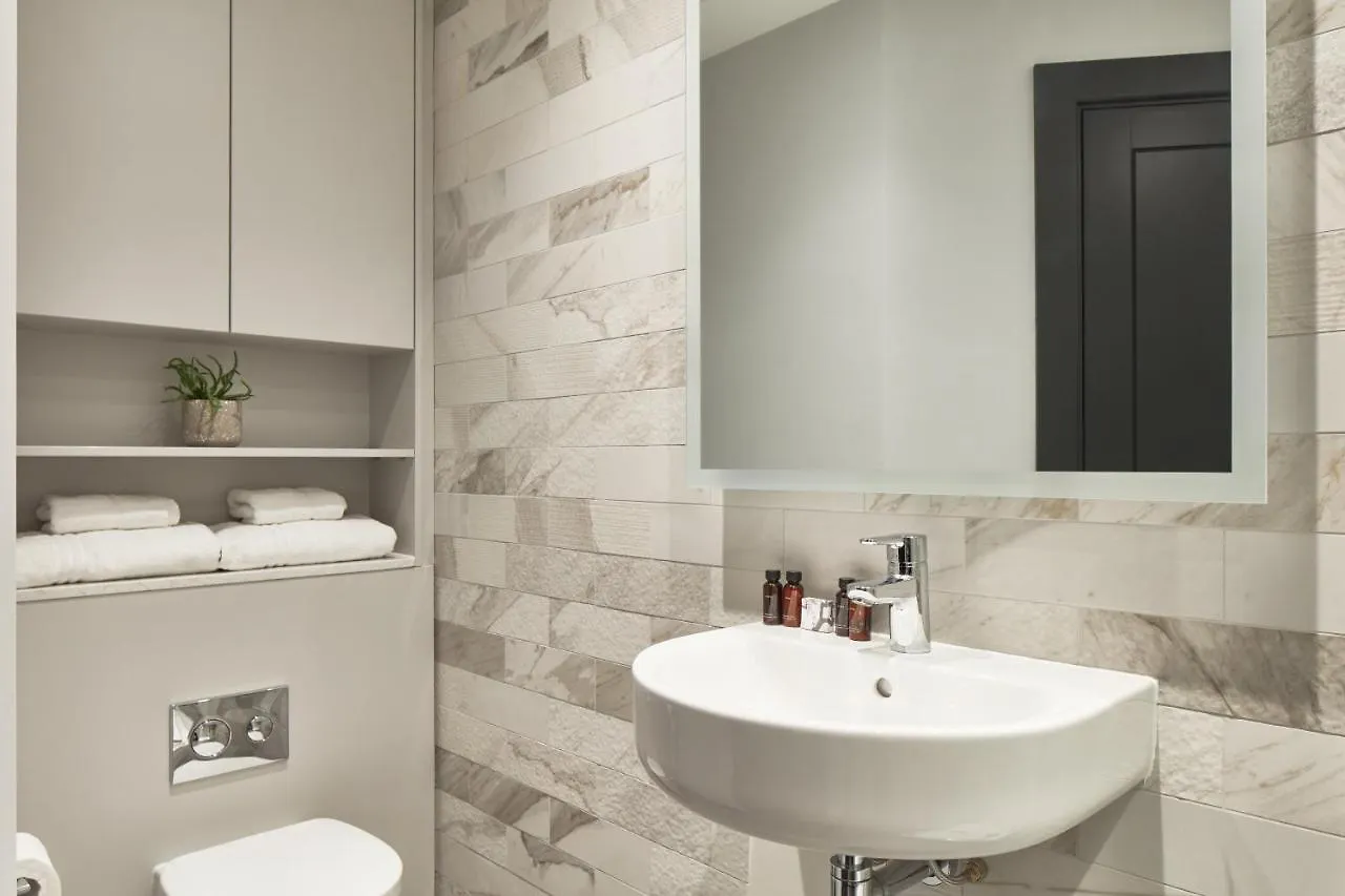 Ark Canary Wharf London 4*,