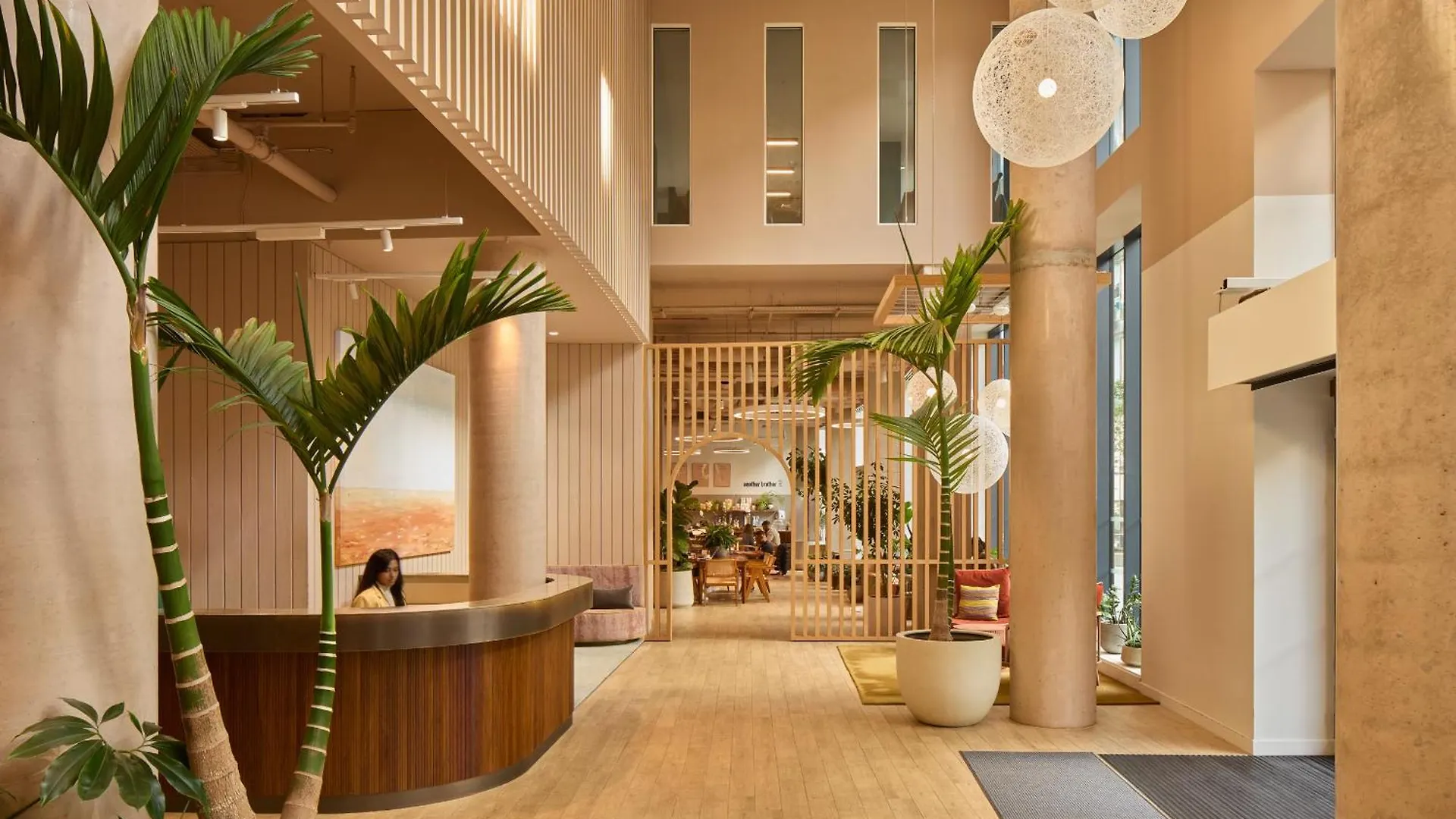 Ark Canary Wharf London 4*,